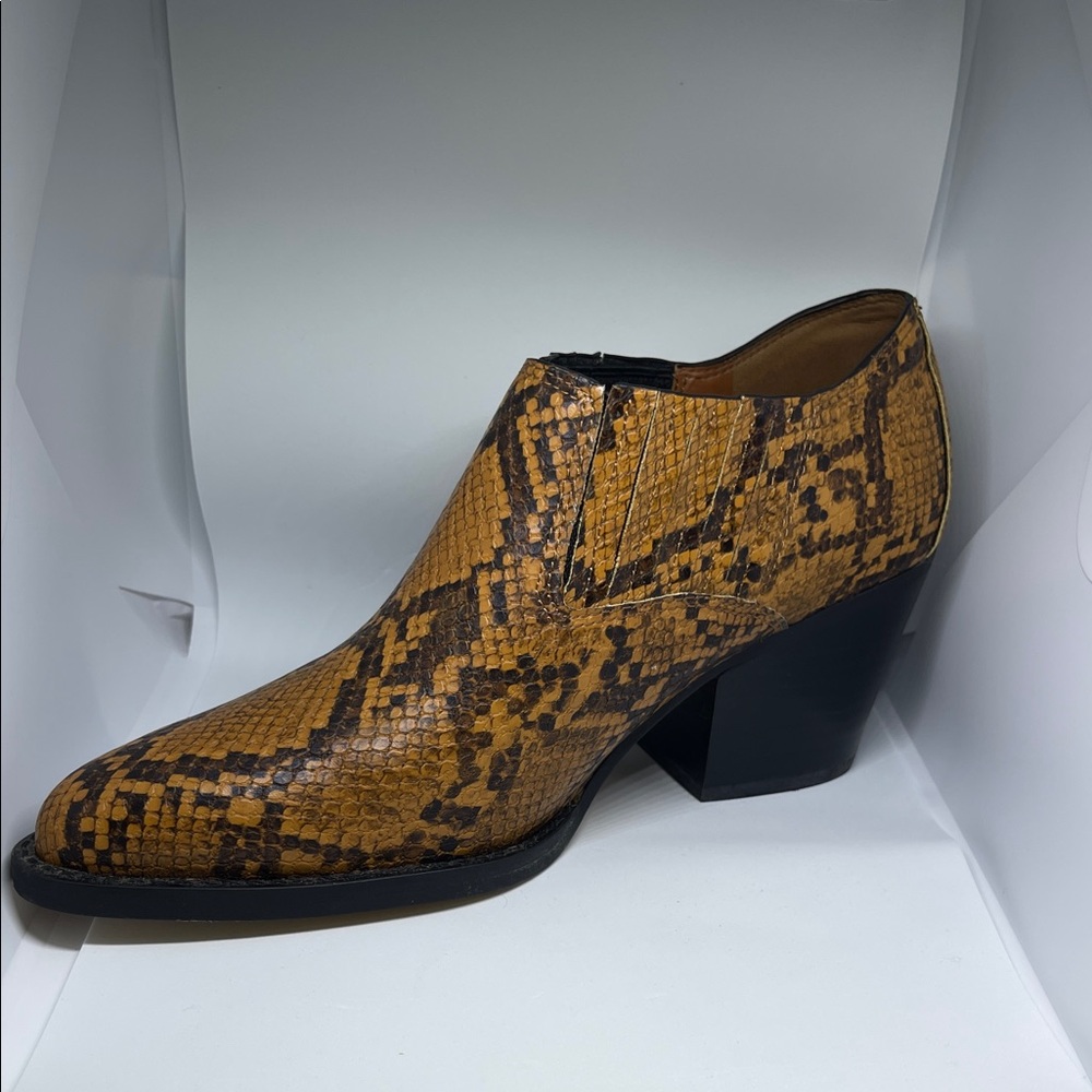 Coach Women’s Tan and Black w/Snakeskin Boots Size 7 C US 37.5 EUR - Picture 7 of 13